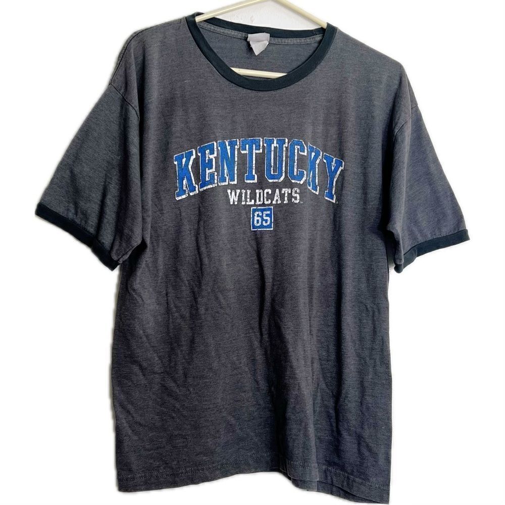 Kentucky Wildcats, adult size, large, short‎ sleeve crewneck, graphic T-shirt